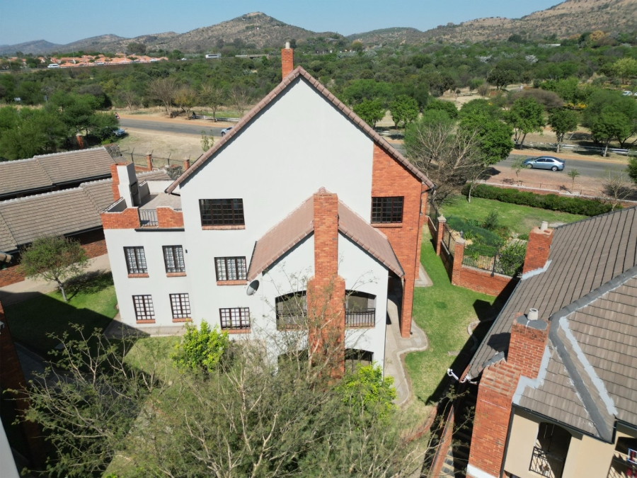 To Let 3 Bedroom Property for Rent in Landsmeer Residential Estate North West